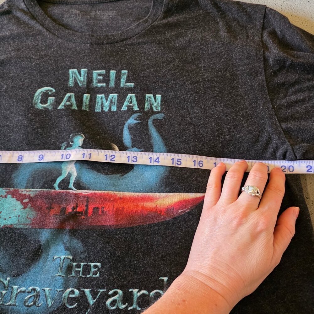 Neil Gaiman The Graveyard Book Graphic T-Shirt Mens Large Gray Out of Print Tee - Picture 7 of 10